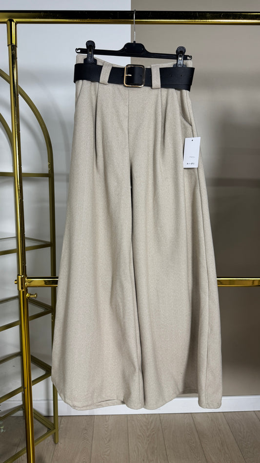 Pantalon RYM façon velours avec poches et ceinture offerte