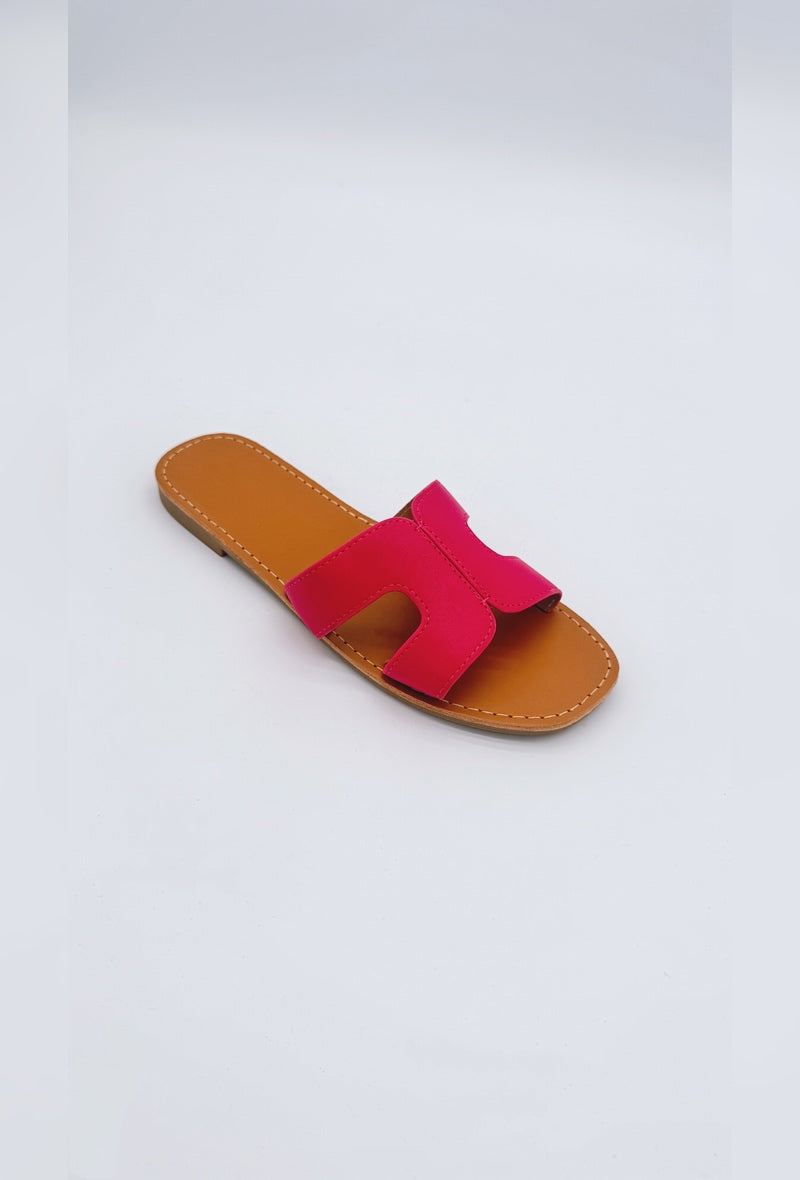 Sandales plates minimalistes