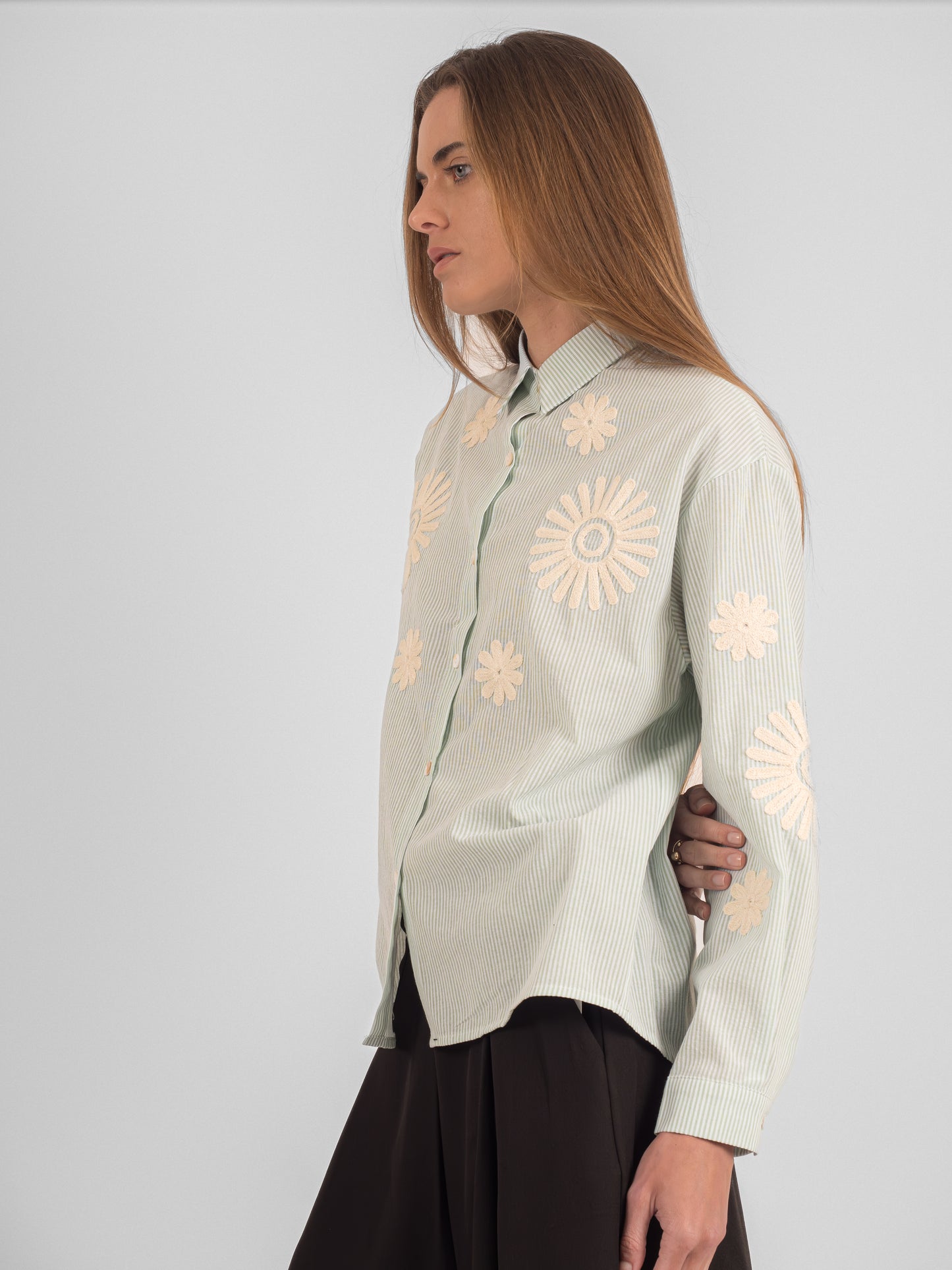 Chemise rayée à broderies fleuris - P3 PA