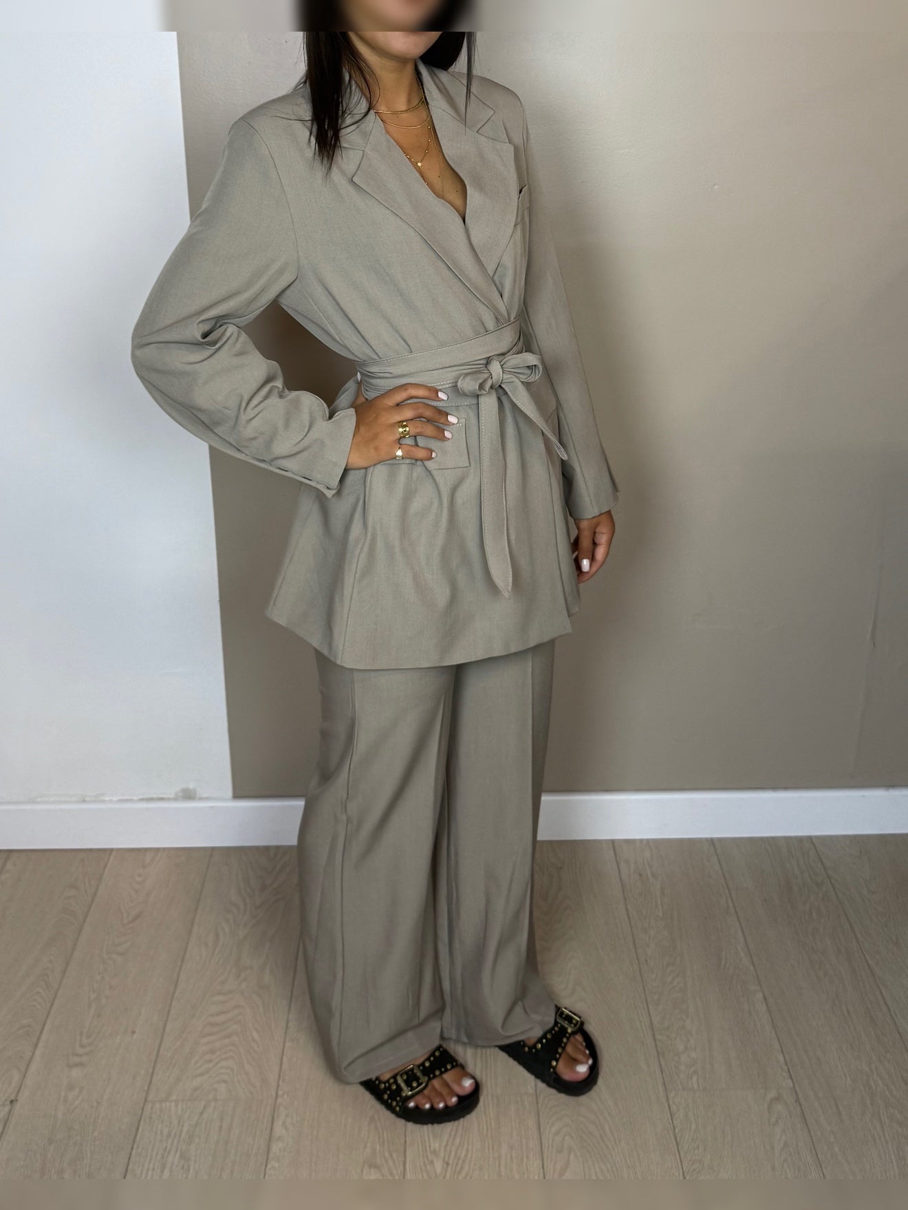 Ensemble NORA blazer pantalon manches longues avec ceinture E1